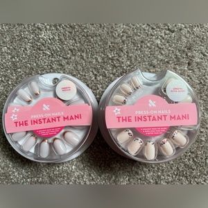 Olive and June press on nails.